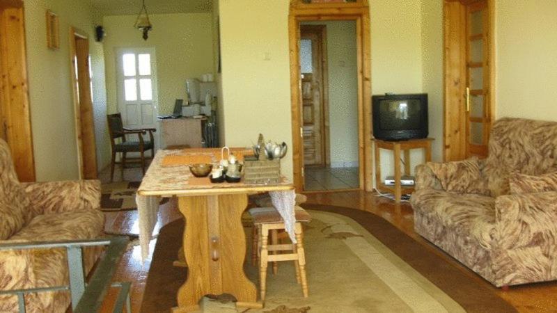 Lary Hostel Suceava Eksteriør billede